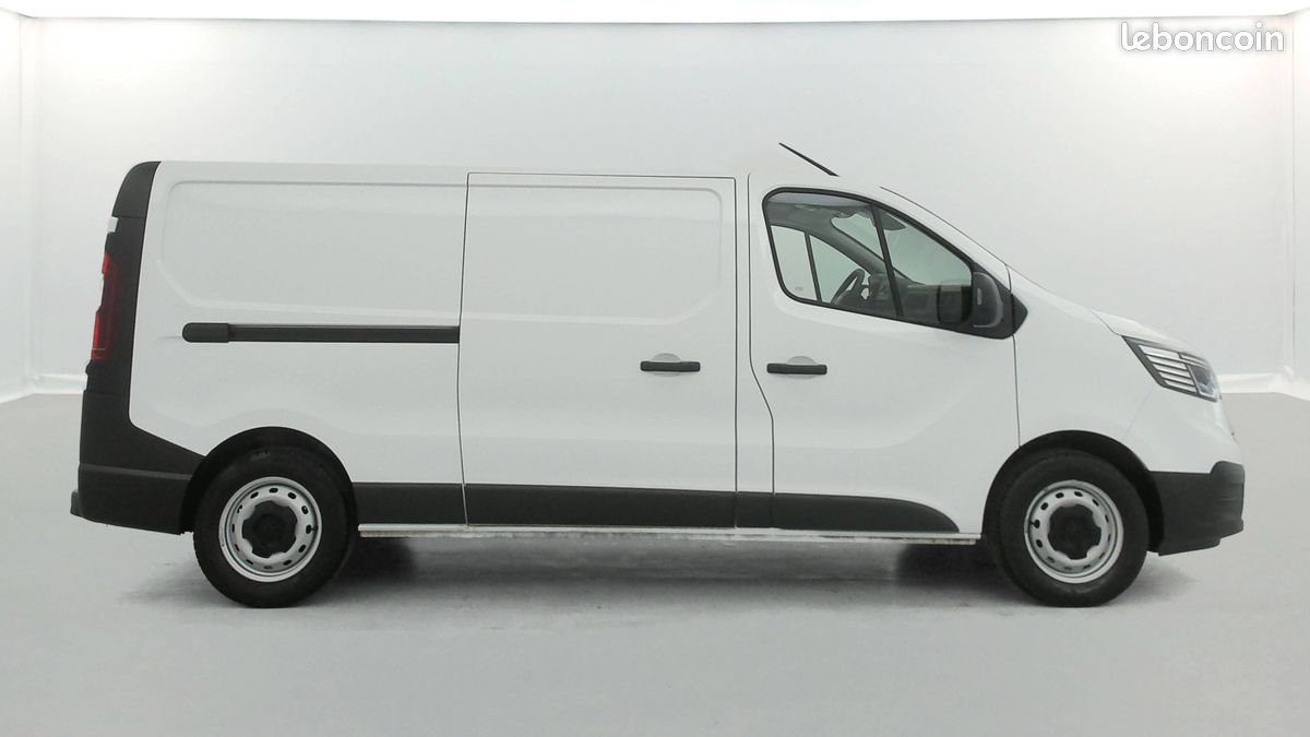 Renault trafic fgn l2h1 3000 kg blue dci 130 confort (image 6)