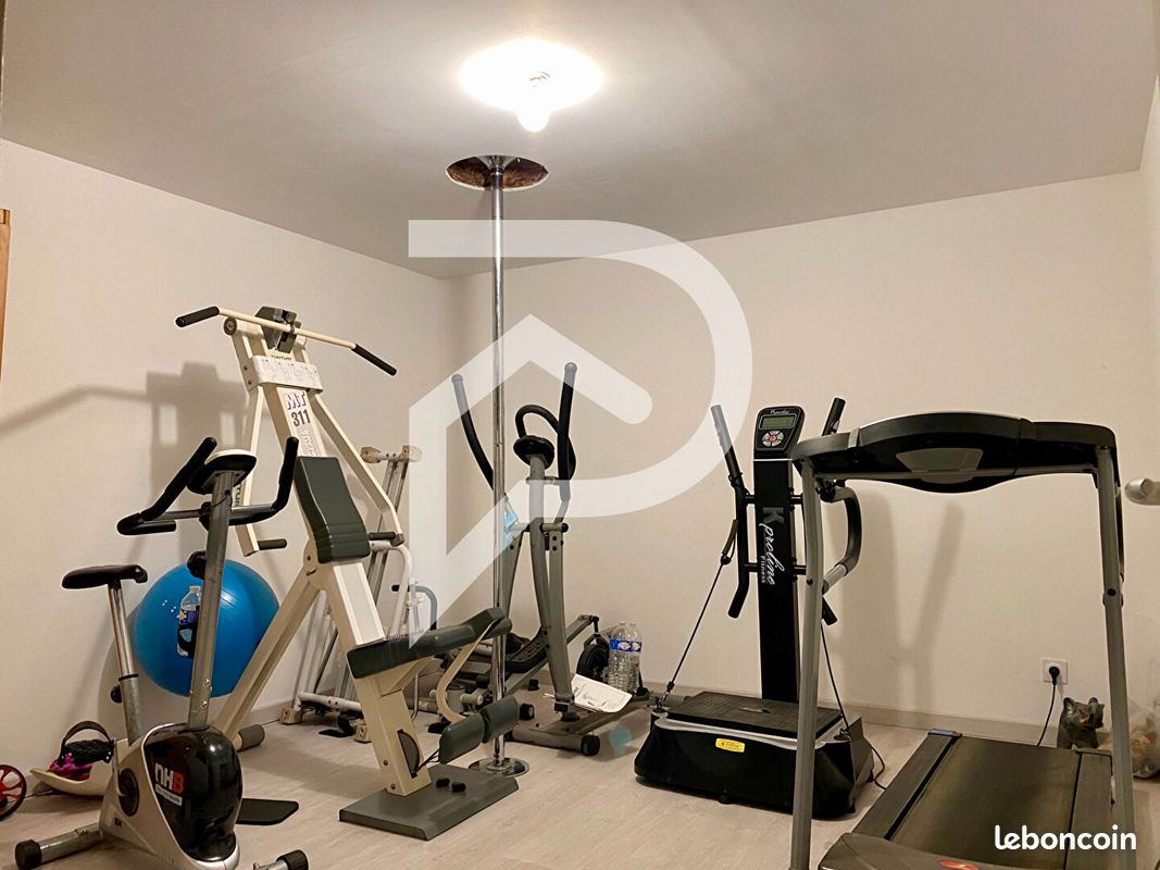 Maison 8 pièces 174 m² - La Crèche 79260 (image principale 7)