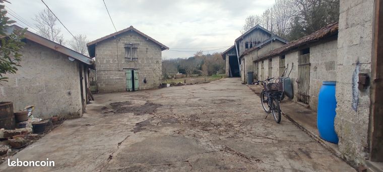 Ensemble immobilier corps de ferme à réhabiliter