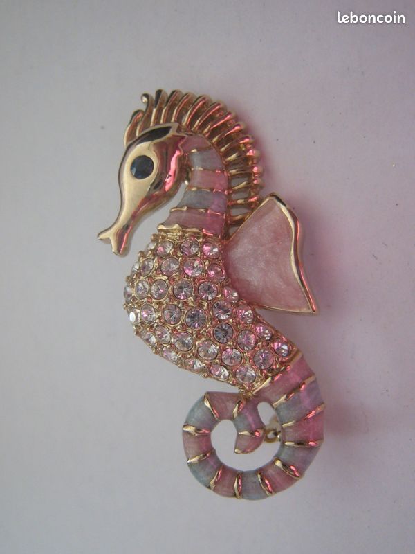 Jolie Broche Vintage - Modèle Unique - Occasion - Pour Collection Ou Accessoire Mode