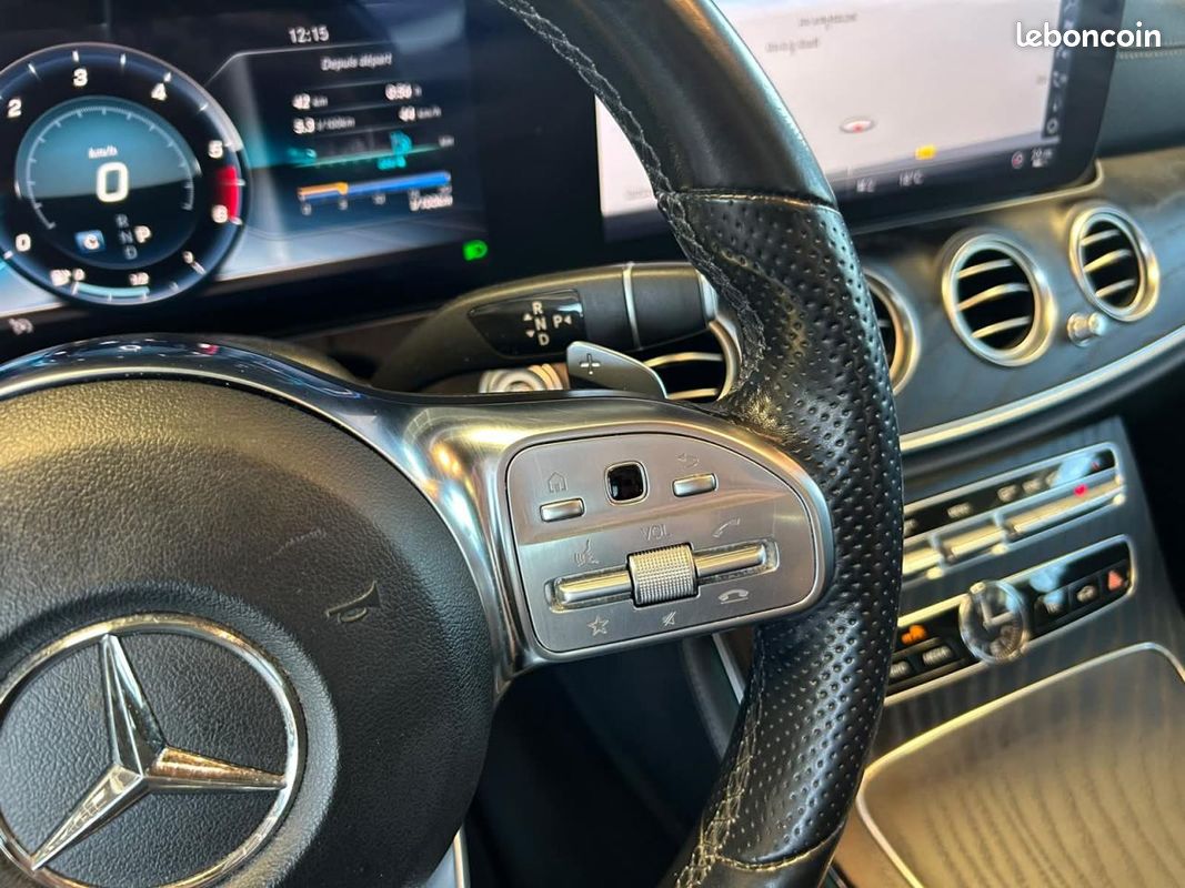 MERCEDES CLASSE E E 220 D - BVA 9G-Tronic BERLINE - AMG Line - TOIT OUVRANT - CAMERA 360 - ENTRETIEN COMPLET - 2EME (image 30)