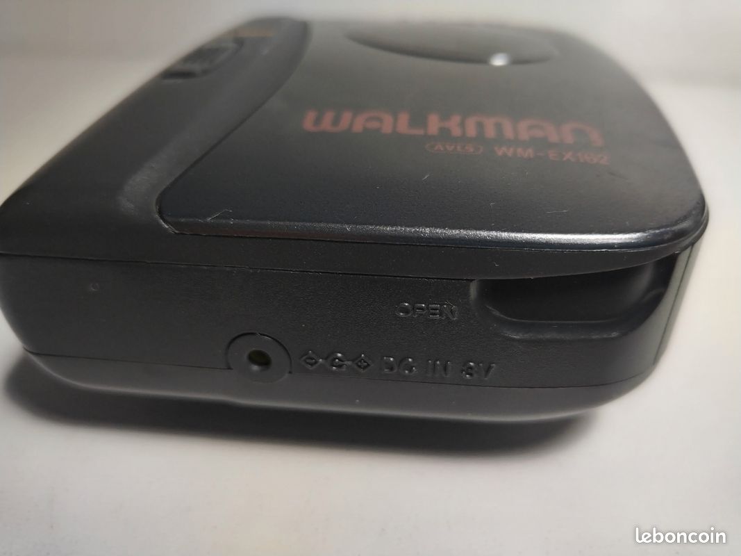 WALKMAN SONY WM-BF62 Radio et K7 en état de marche très bon état EUR