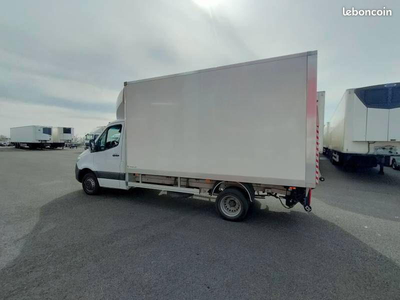 Mercedes Sprinter CHASSIS CABINE 20M3 FOURGON HAYON 3.5 T (image 4)