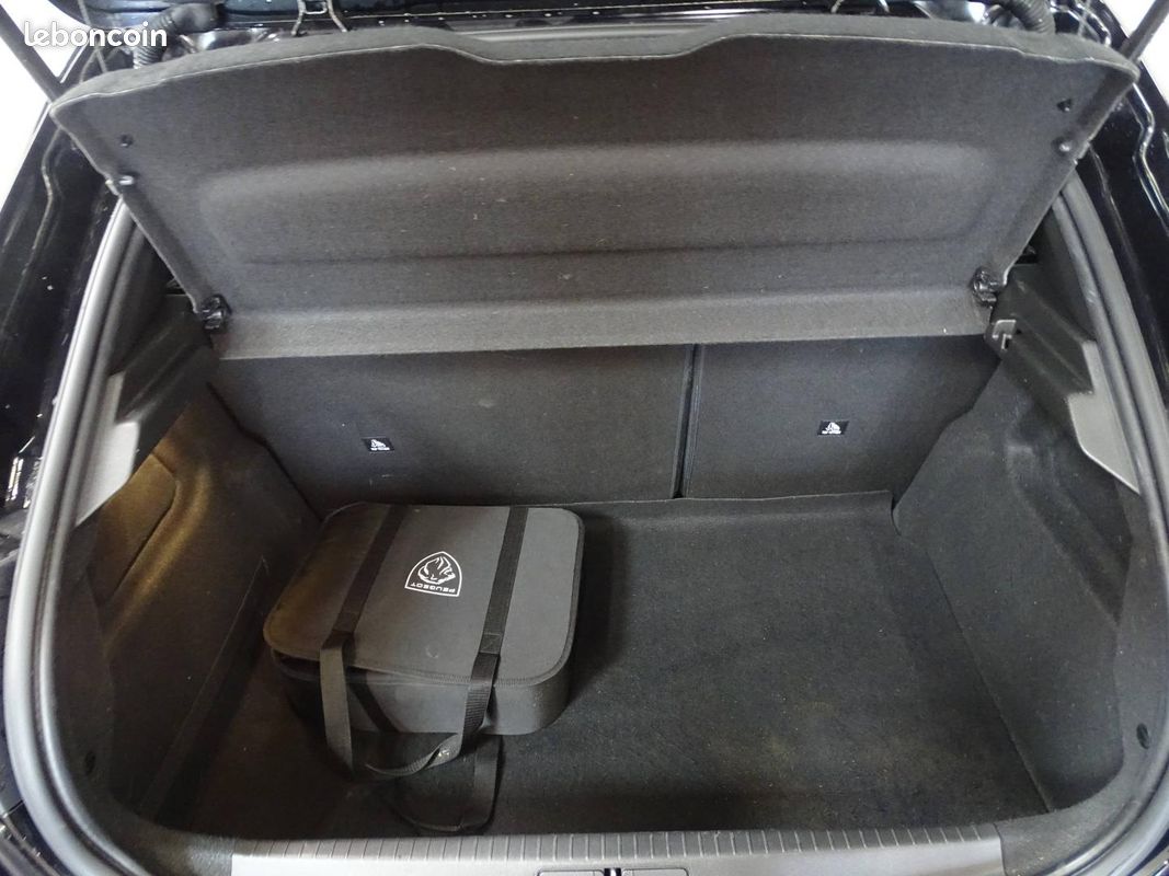 Peugeot 208 e-208 136ch GT Pack (image 13)