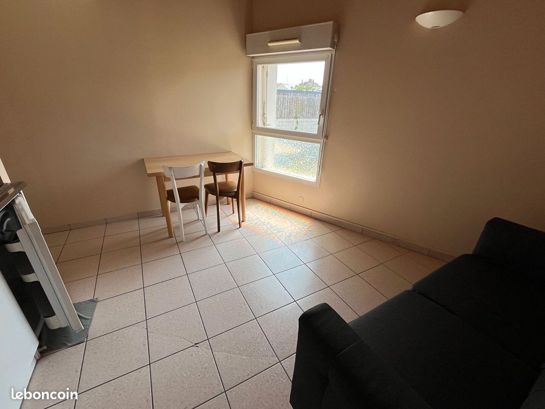 Appartement 1 pièce 22 m² · à Blois · 22 m² · 370 €