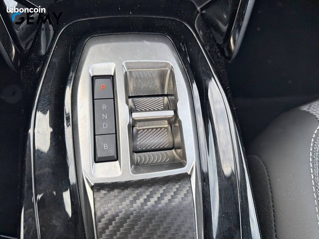 PEUGEOT 2008 Electrique 54 kWh 156 ch Allure (image 14)