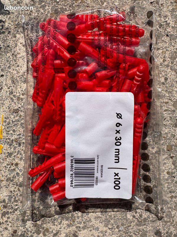 Lot de 5 sachets de chevilles universelles Ø6 × 30 mm (100 pièces par sachet). Neufs, emballages fermés (image 2)