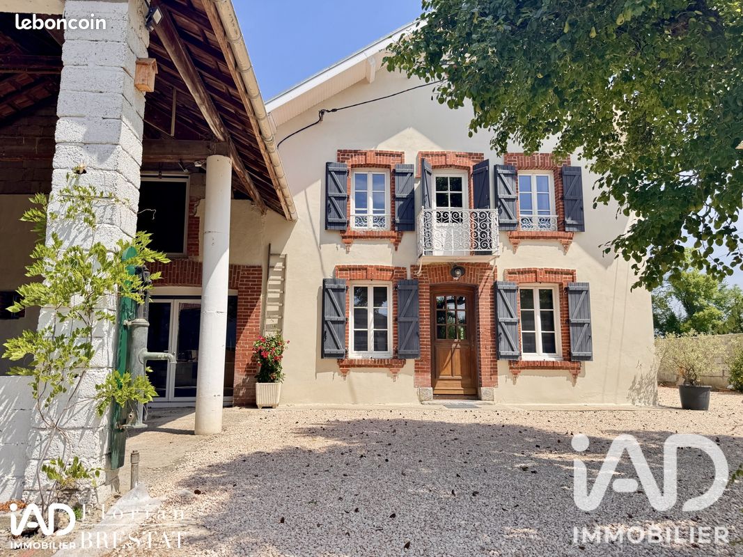 Maison 5 pièces 132 m² · à Aureilhan · 132 m² · 250 000 €