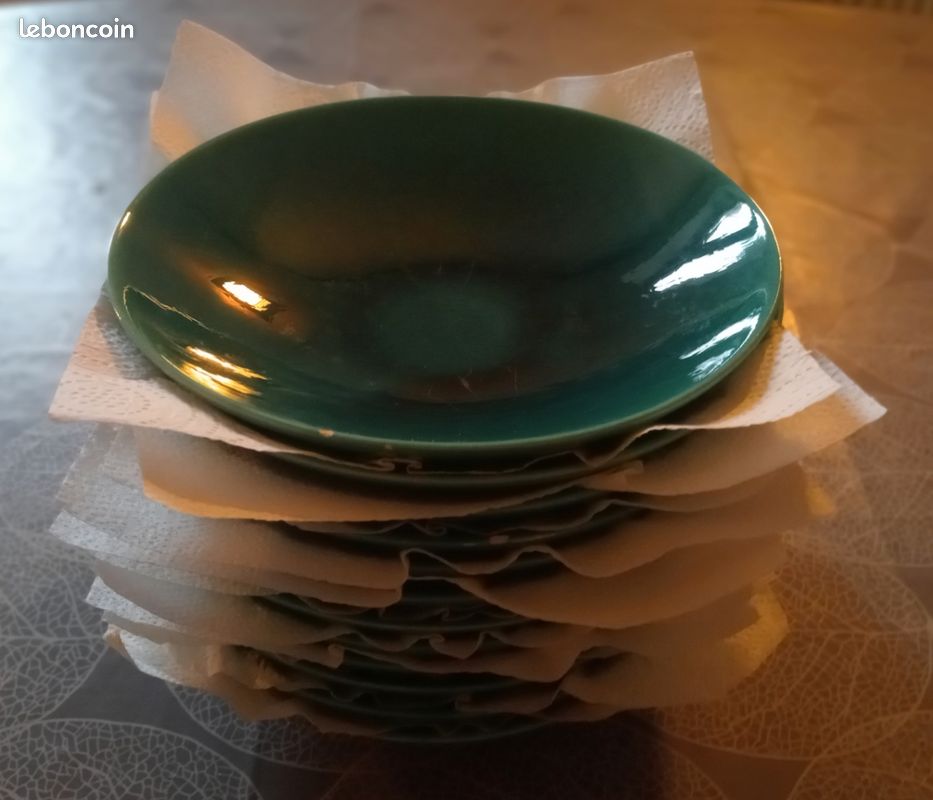Annonce réservée à "Mercredi" Assiettes creuses en faïence de Charolles - Lot de 12 pièces (image 4)