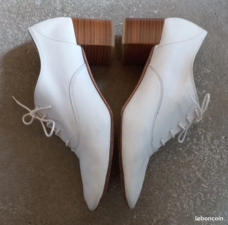 Repetto Richelieu modèle Sado, à talon moyen, 100% cuir blanc (image 1)