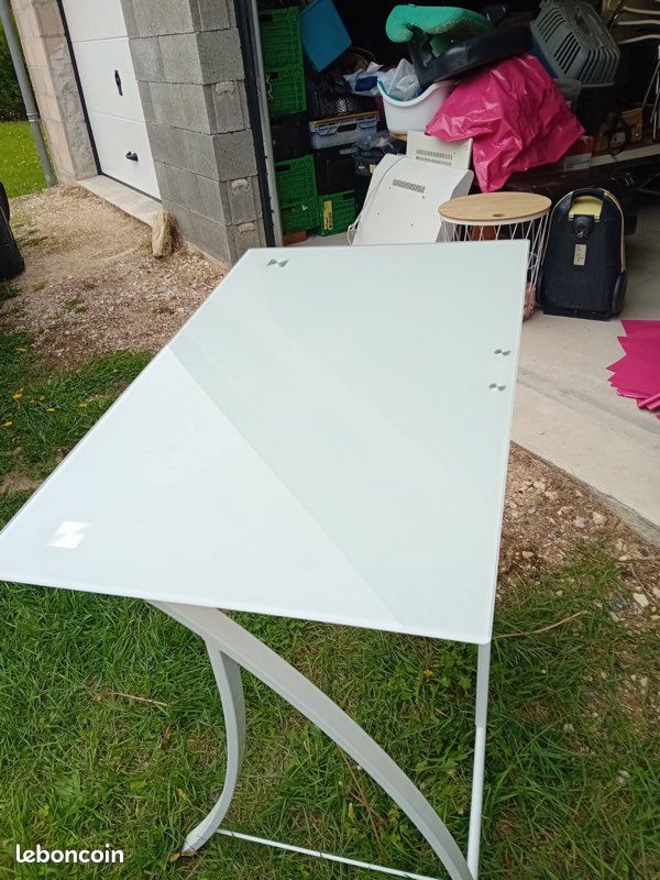 Bureau en verre (image 1)