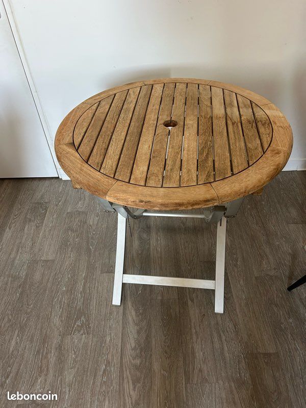 Table pliante teck pied en alu.dim 85x90 (image 2)
