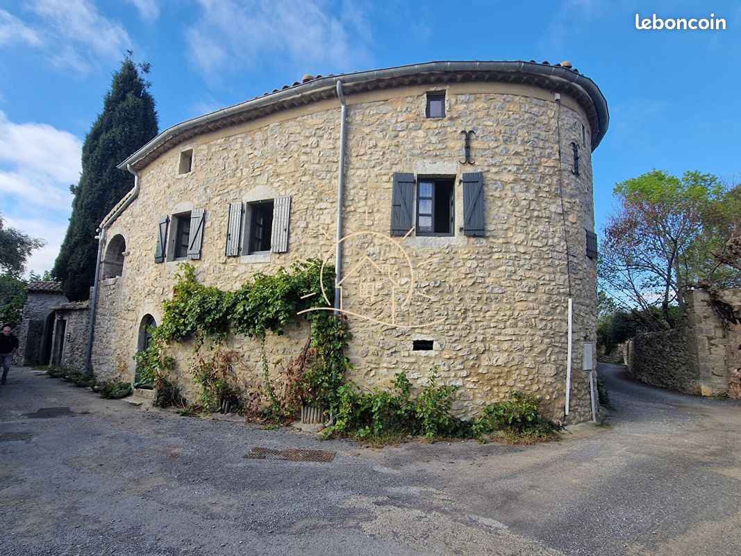 Maison 6 pièces 260 m² · à Saint-André-de-Cruzières · 260 m² · 605 000 €