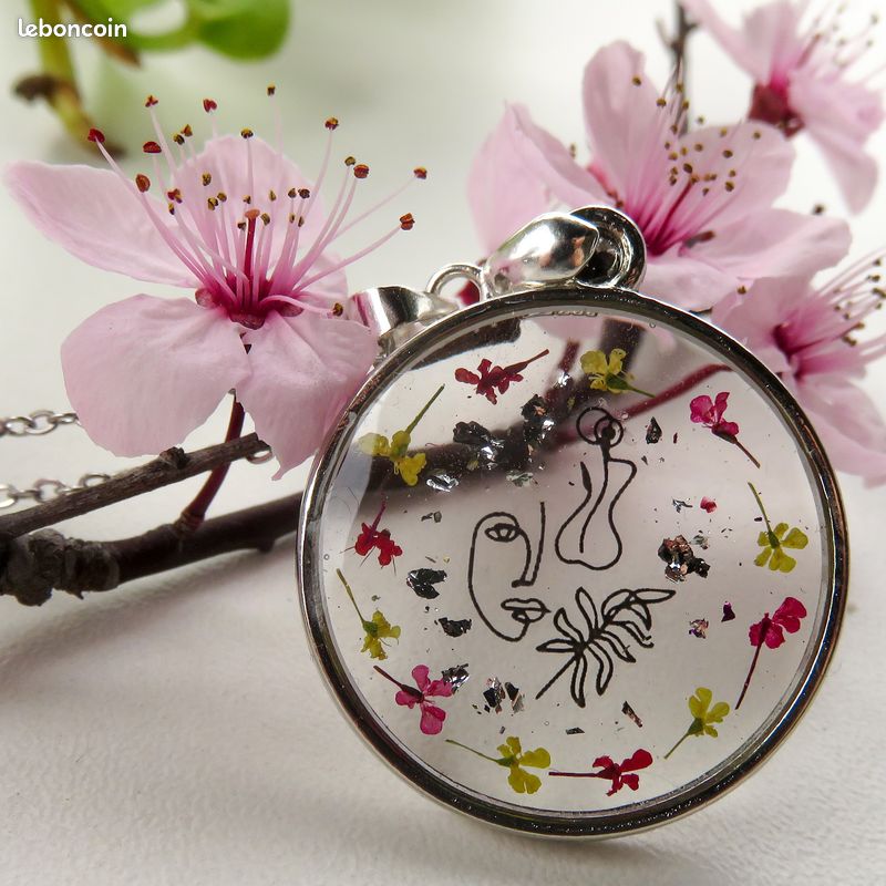 Collier fleurs pressées (image 2)