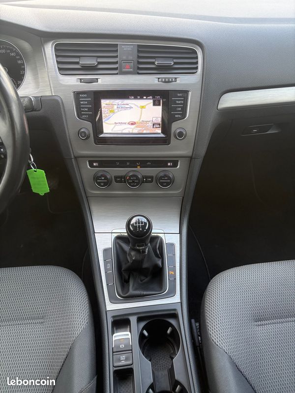 Volkswagen Golf 7 BLUEMOTION TECHNOLOGY 1.6 TDI 105ch, Distribution neuve, radar 360°, GPS (image 9)