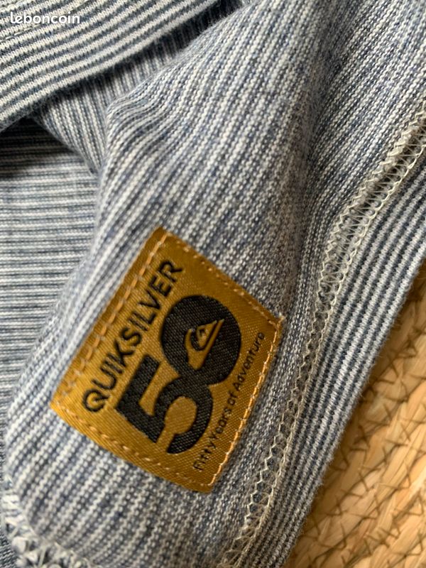 Tee shirt - Quiksilver - taille 12 ans - bon état (image 7)