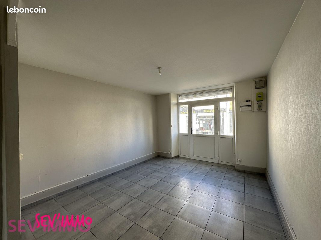 Maison 5 pièces 85 m² · à Saint-Germain-des-Fossés · 85 m² · 650 €/mois