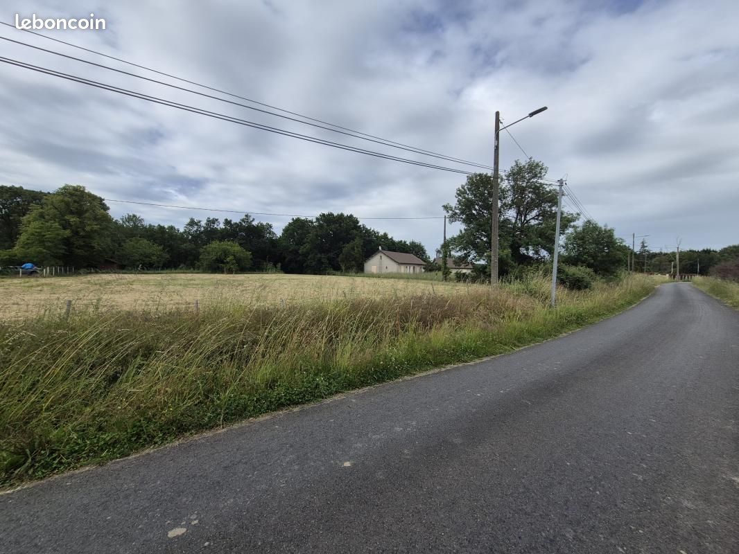 Terrain 1 300 m² Coutras · 43 000 €