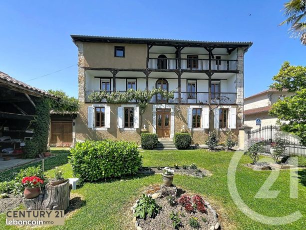 Maison 6 pièces 247 m²