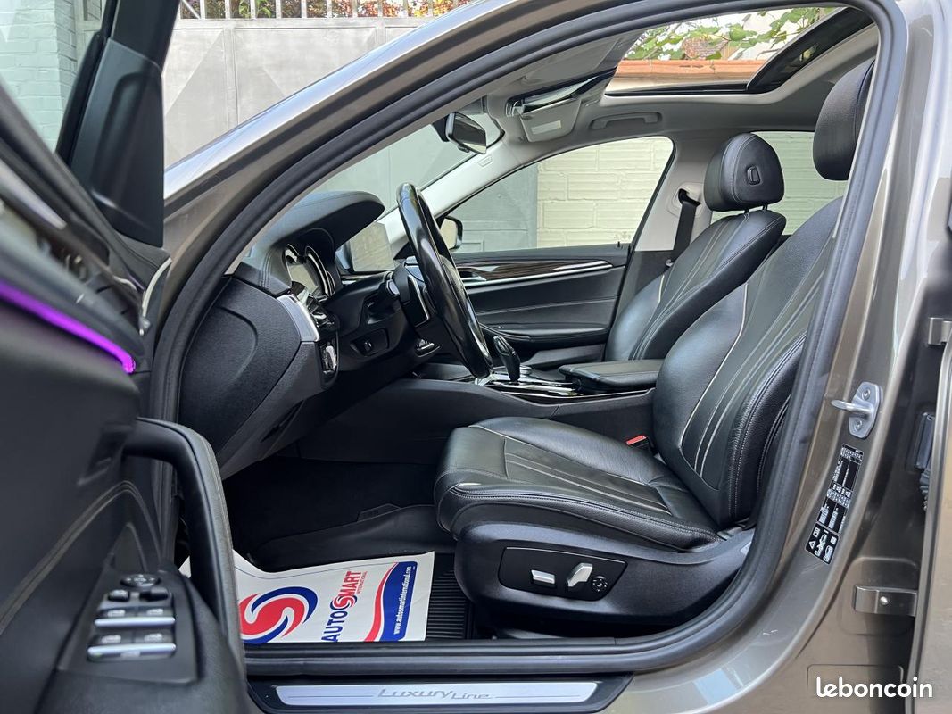 BMW SERIE 5 530d xDrive - BVA Sport Steptronic BERLINE G30 F90 Luxury PHASE 1 (image 8)