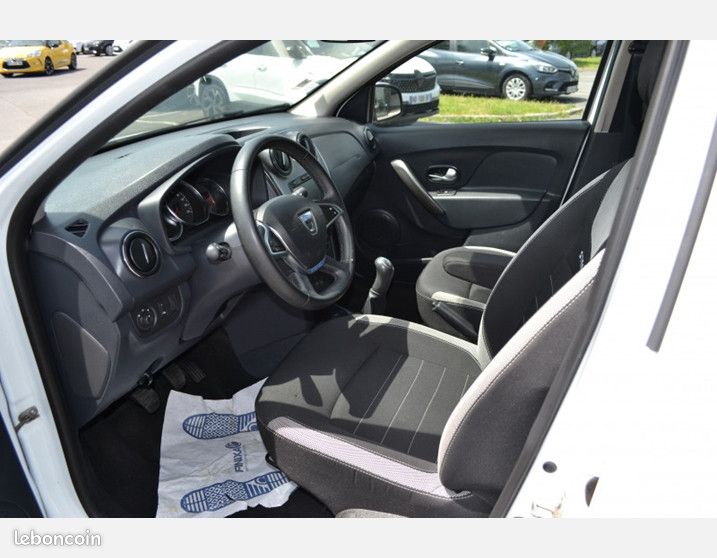 Dacia SANDERO 1.5 BLUE DCI 95CH STEPWAY - 20 (image 9)