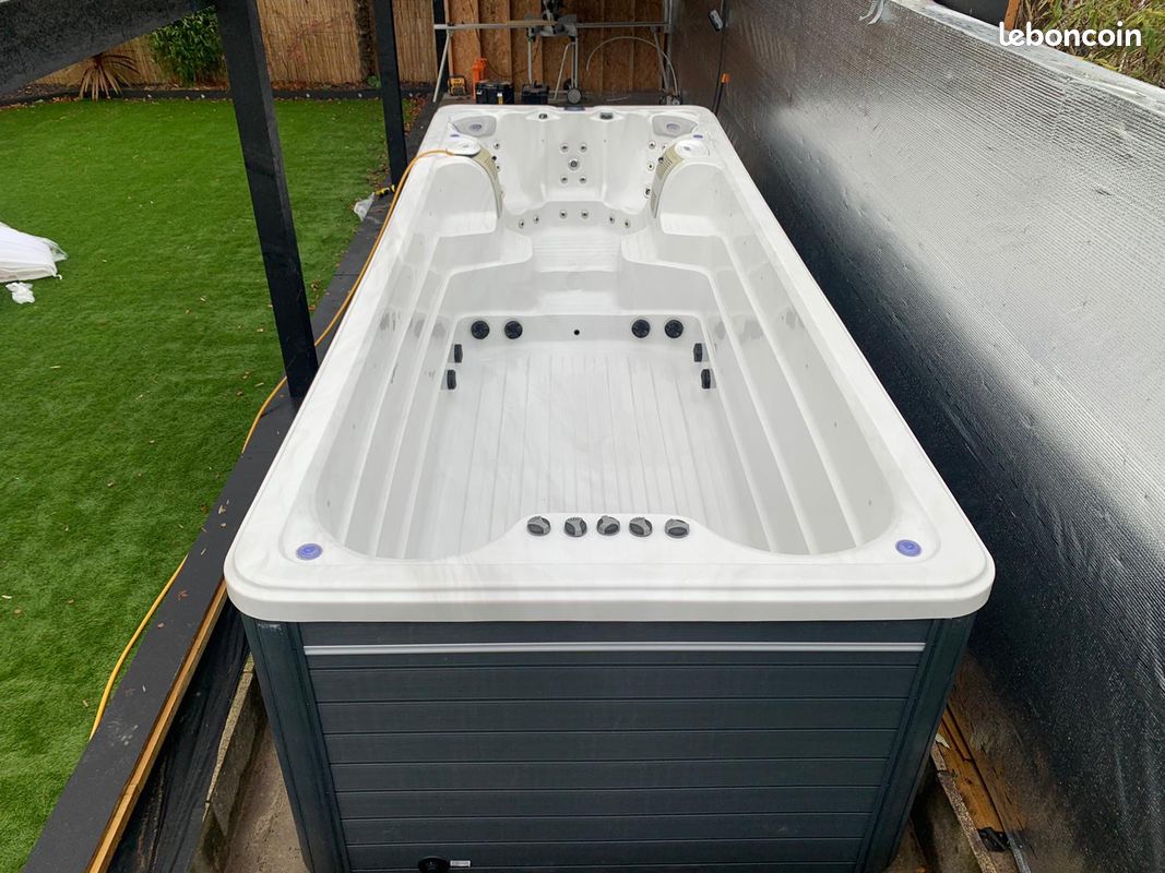 Spa de Nage 5.8m Haut de Gamme – 3 places + nage à contre-courant – Comme neuf (image 15)