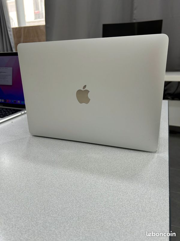 MacBook Pro 2016 (image 2)