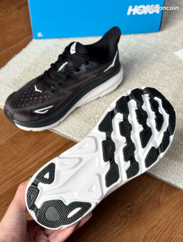 HOKA Clifton 9 Noir (image 6)