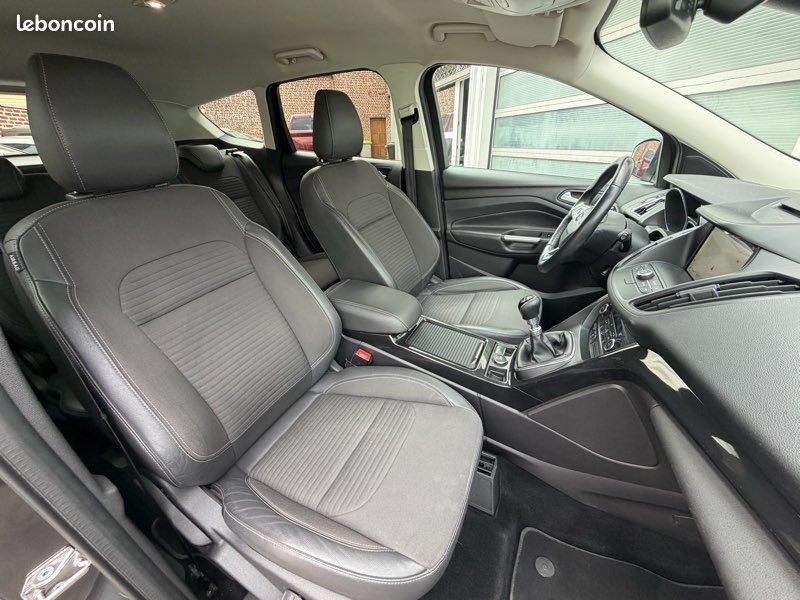 FORD KUGA 2.0 TDCI 150Ch SPORT TITANIUM / CAMERA / SEMI CUIR / GPS / XENON / KEYLESS GO / SIÈGES CHAUFFANT (image 4)