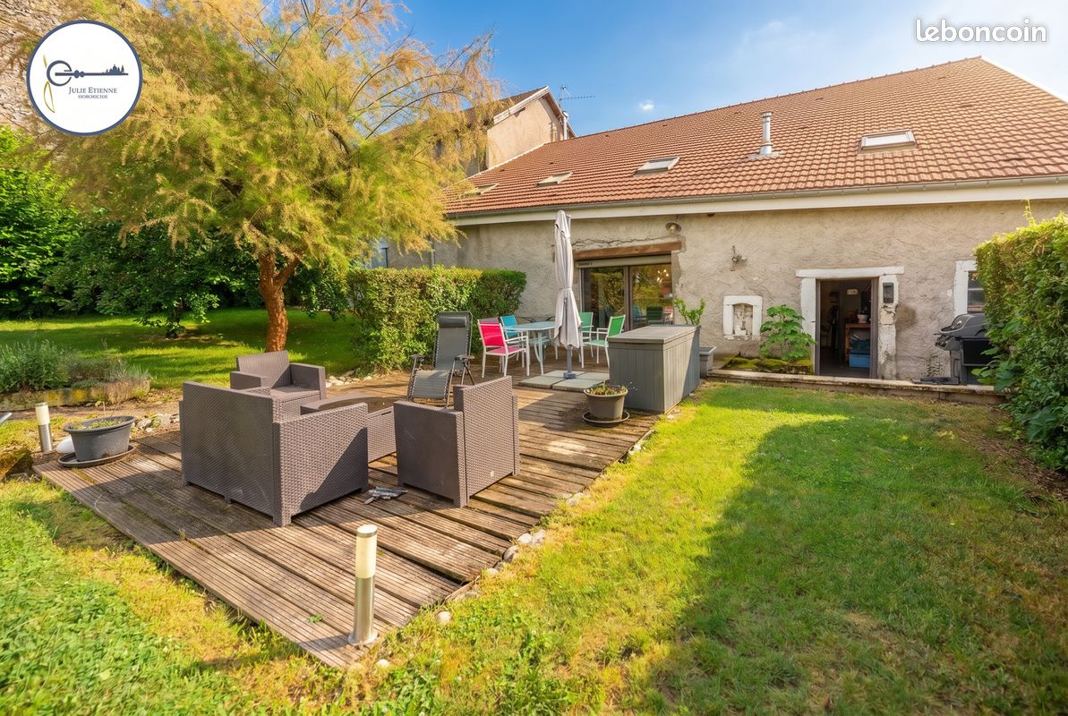 Maison 9 pièces 249 m² · à Hennecourt · 249 m² · 259 700 €