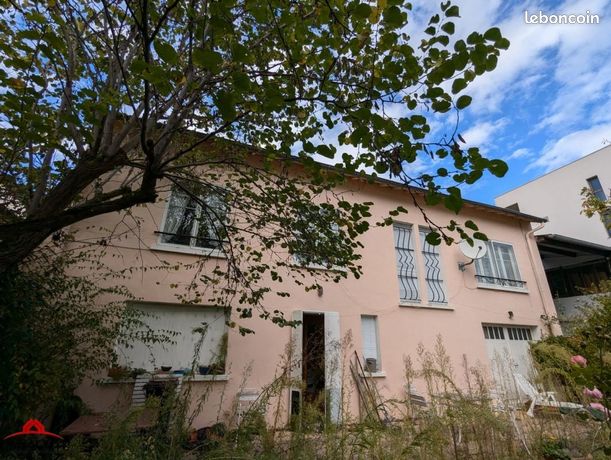 Maison 6 pièces 240 m²