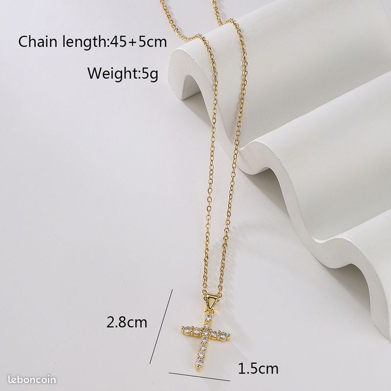 Collier pendentif géométrique classique minimaliste européen et américain, unisexe, en cuivre électroplaqué préservant la couleur, orné de micro-zircons. Référence HS002 (image 6)