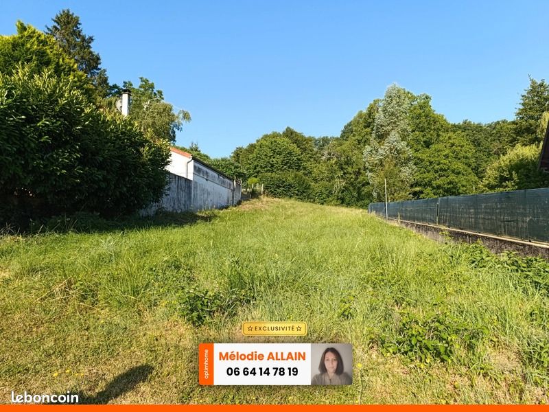Terrain 790 m² Saint Priest Bramefant · à Saint-Priest-Bramefant · 22 000 €