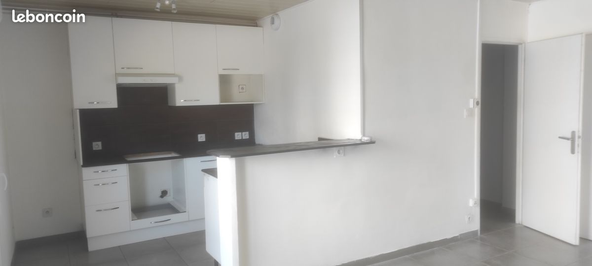 Appartement 3 pièces 45 m² · à Saint-Martin-d'Hères · 45 m² · 81 000 €