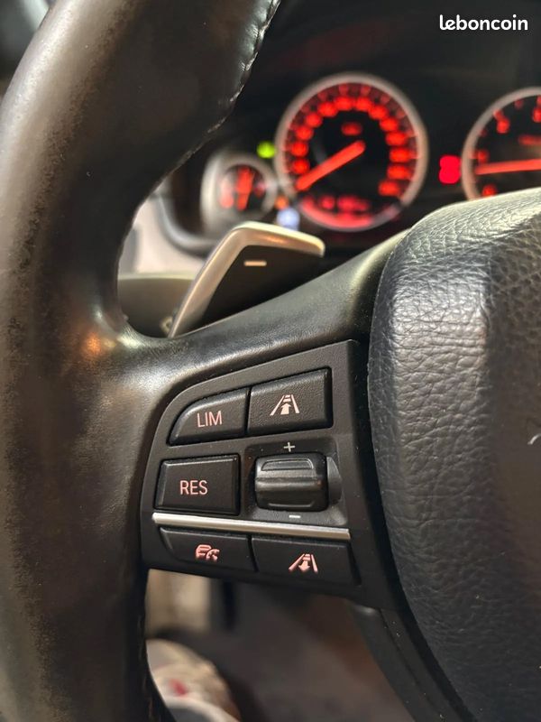 BMW Série 5 Touring 530D 258 ch M Sport, propulsion – 2013 – Suivi complet – Boîte auto – Soft Close – Caméra de recul – Sièges électriques (image 13)
