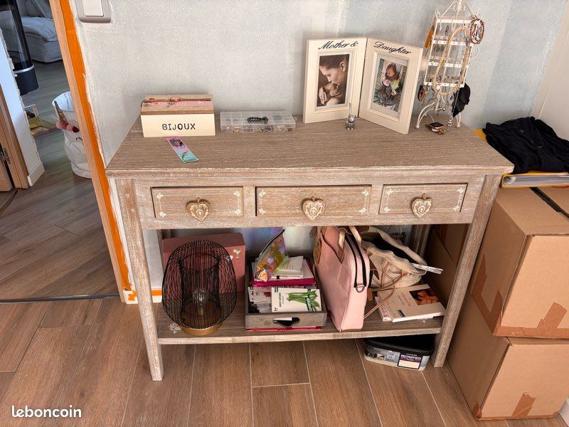 Drapier/commode (image 1)
