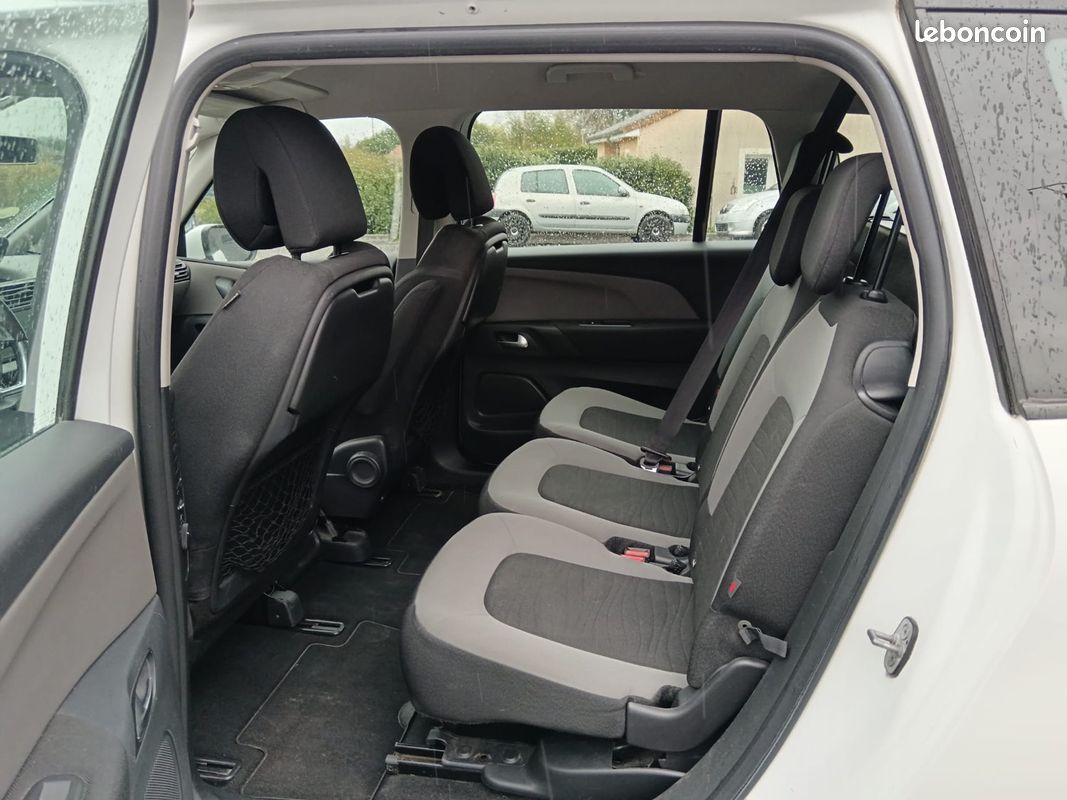 CITROEN GRAND C4 PICASSO 7 PLACES 1.6 BLUEHDI / DISTRIBUTION NEUVE / CT OK / Suivi Citroën (image 7)