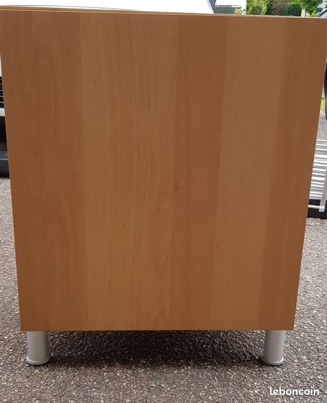 Commode (image 1)