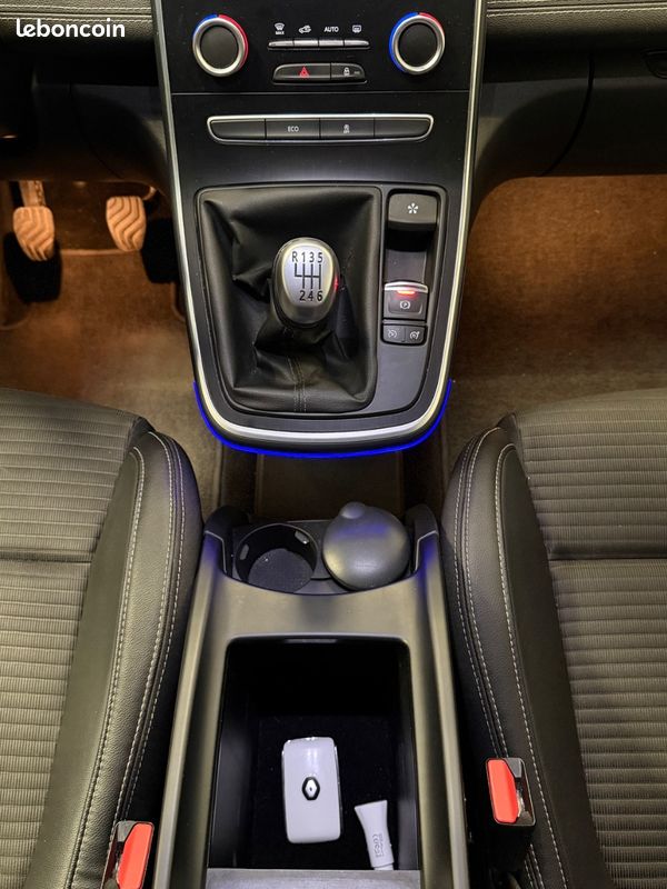 Renault SCÉNIC IV Intens 1.6 DCI 130 / CARPLAY FILAIRE / CAMERA RECUL / RADARS AV AR / GRAND ECRAN / KEYLESS /ROUE DE SECOURS GALETTE (image 23)