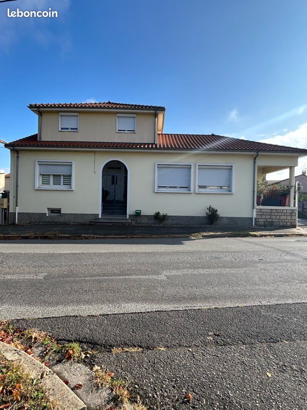 Maison 6 pièces 160 m² · à Lussat · 160 m² · 298 000 €