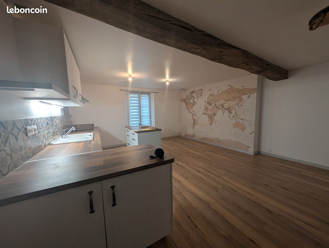 Appartement 3 pièces 73 m² · à Loches · 73 m² · 600 €