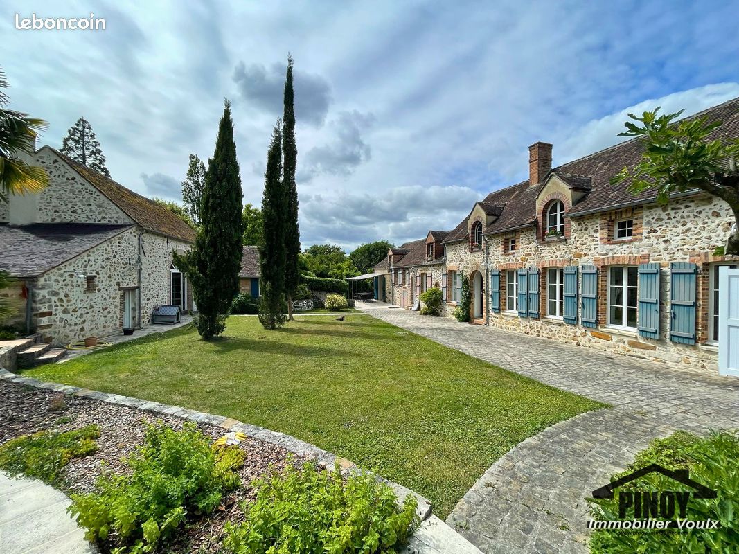 Maison 6 pièces 258 m² · à Blennes · 258 m² · 810 000 €