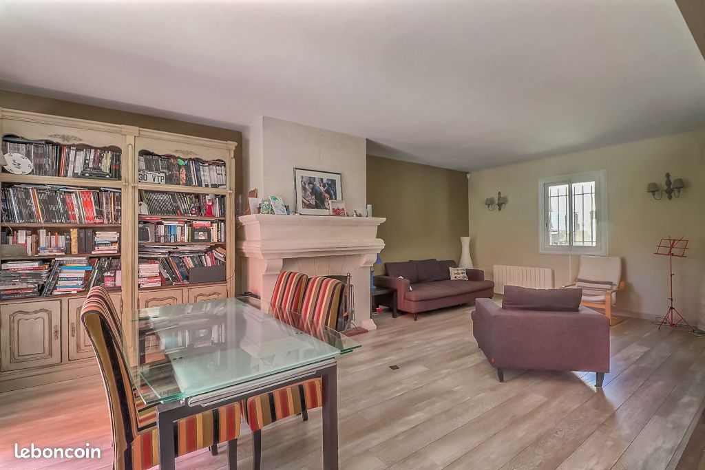 Maison 6 pièces 164 m² · à Aix-en-Provence · 164 m² · 3 000 €/mois