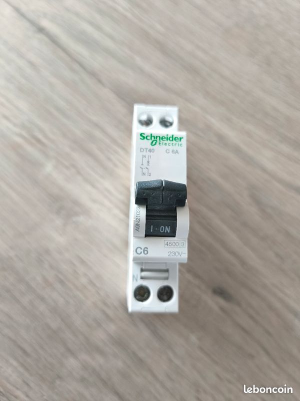 Disjoncteur 6A (image 2)