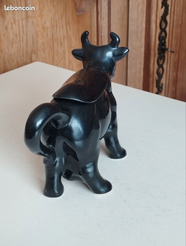 Vache noire en céramique de Staffordshire ? (image 4)