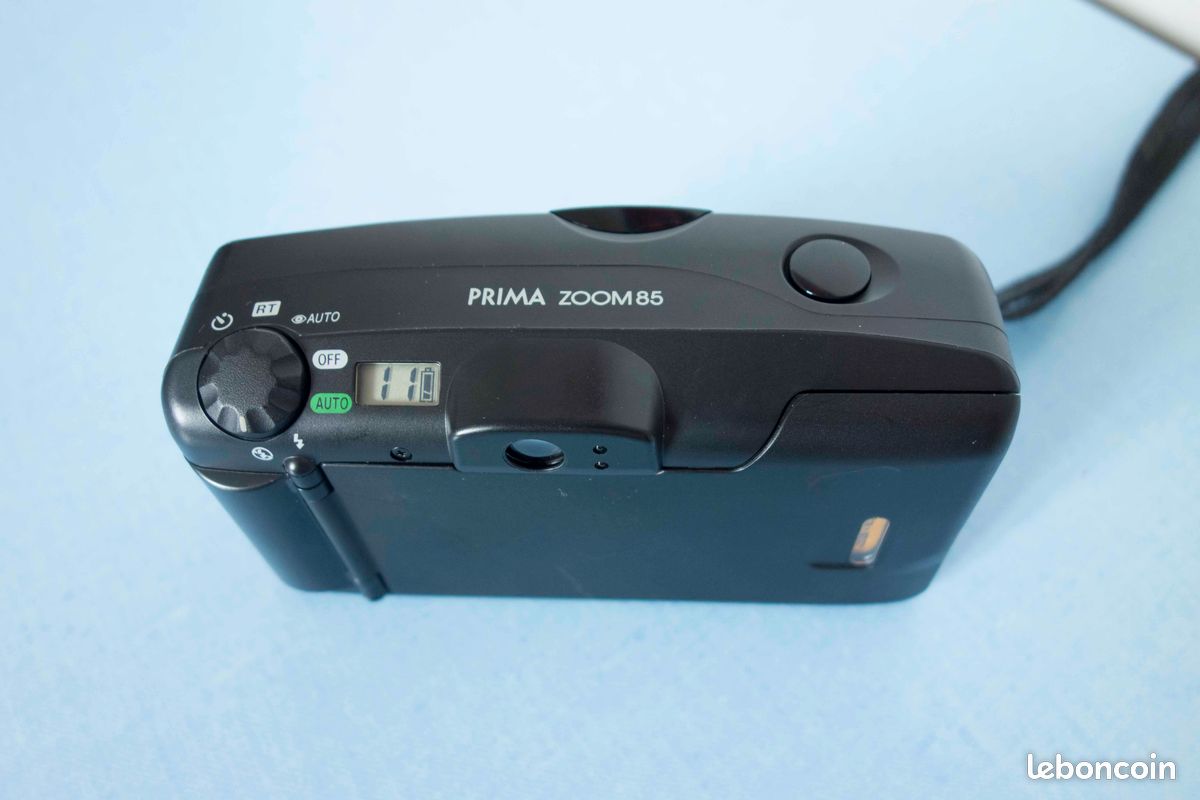 Canon Prima Zoom 76 Review for 2025: A Compact Film Classic - Dutch|Thrift