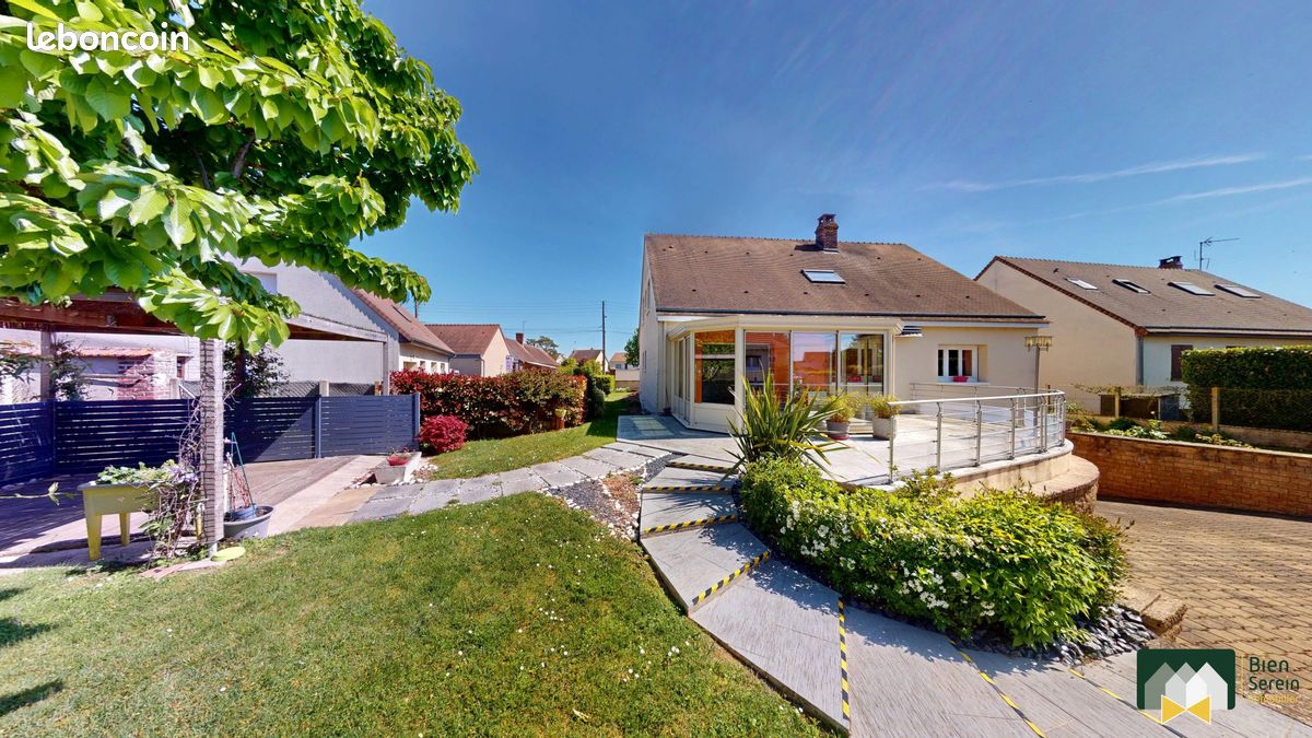 Maison 8 pièces 200 m² · à Saint-Georges-sur-Eure · 200 m² · 366 000 €