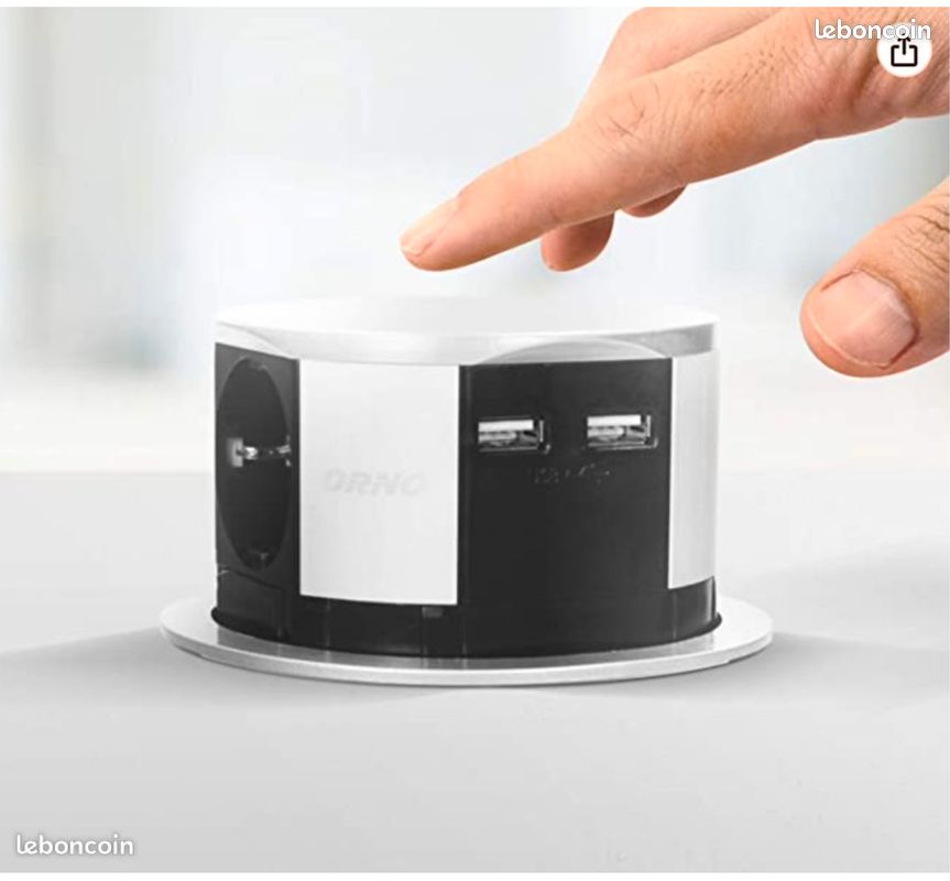ORNO AE-1342 Bloc Multiprise Encastrable Escamotable, 3 Prises + 2X USB, 3680W Max, Ø10cm, (image 3)