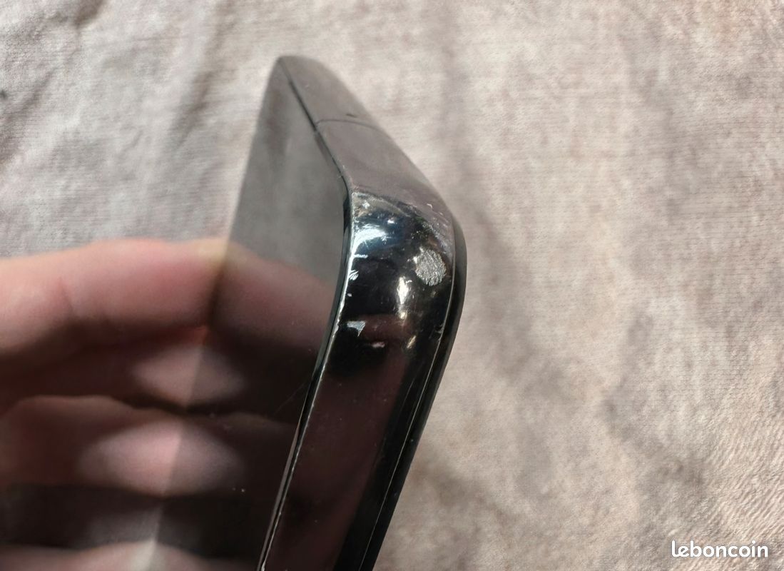 Samsung Galaxy S22 (image 5)
