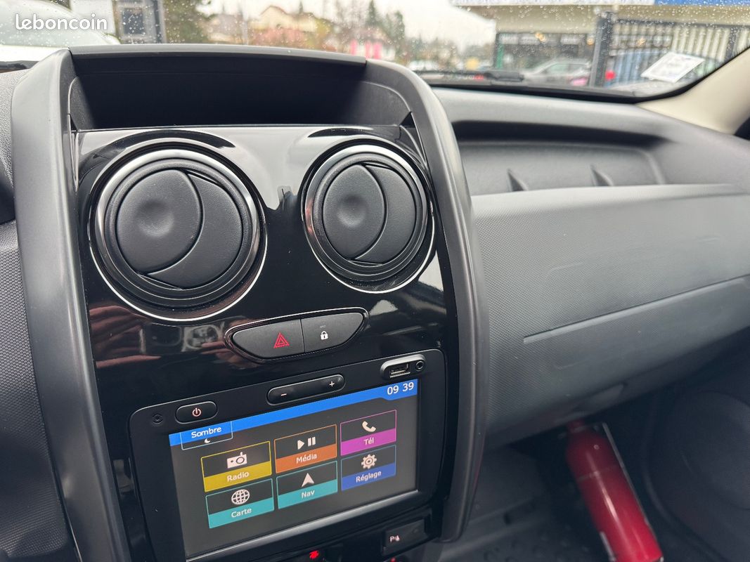 DACIA DUSTER Black Touch TCE 125Ch 4x2 (image 14)